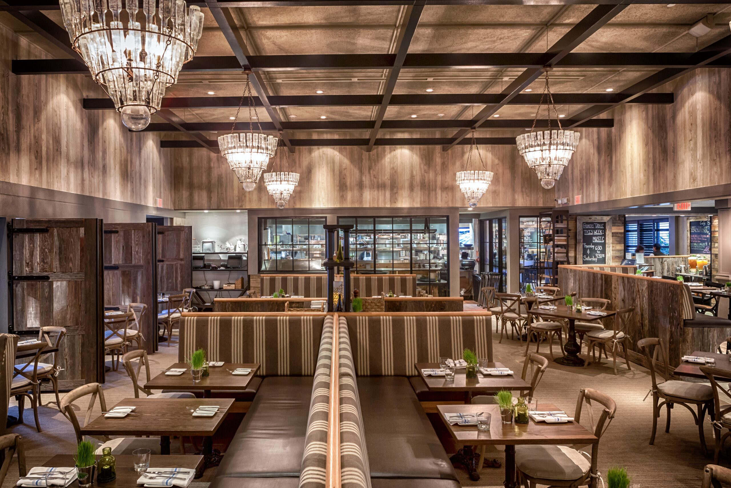 Farmer's Table Restaurant Inside View